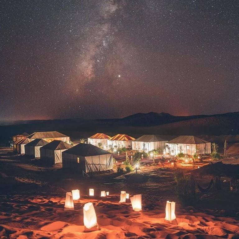 ホテル Ahlam Luxury Camp メルズーガ エクステリア 写真
