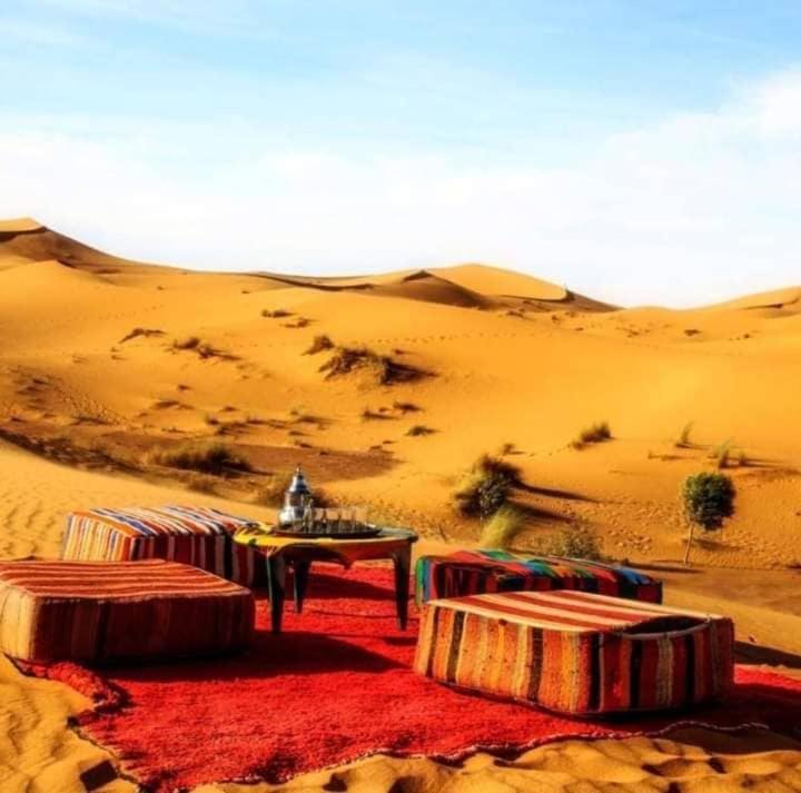 ホテル Ahlam Luxury Camp メルズーガ エクステリア 写真