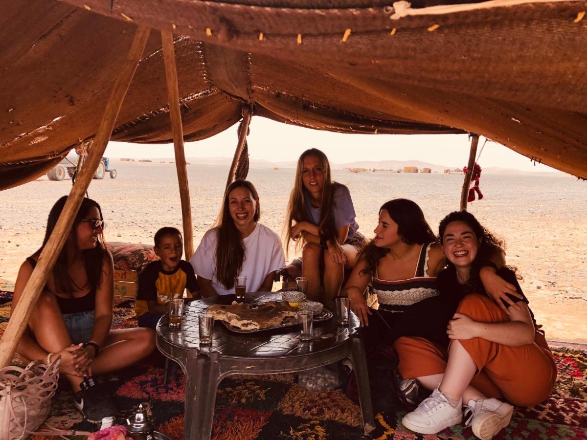 ホテル Ahlam Luxury Camp メルズーガ エクステリア 写真