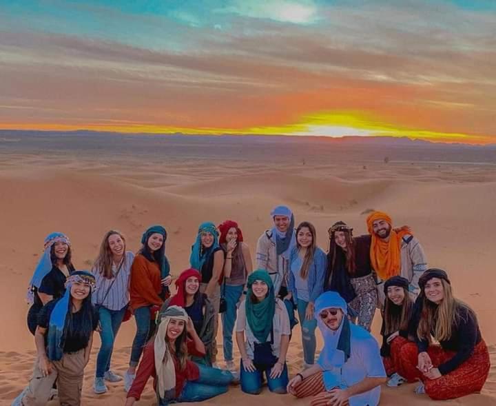 ホテル Ahlam Luxury Camp メルズーガ エクステリア 写真