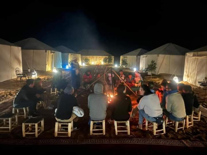 ホテル Ahlam Luxury Camp メルズーガ エクステリア 写真